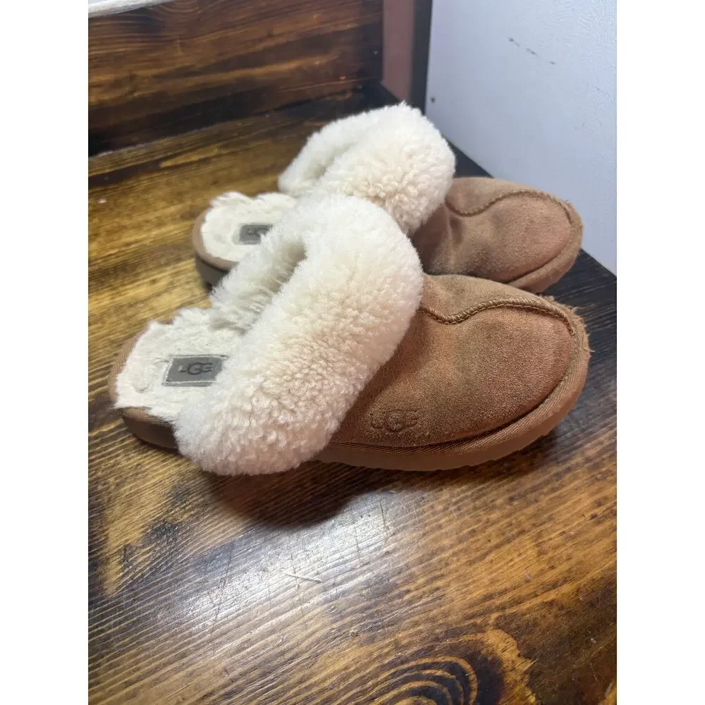 Ugg Brown Slippers Size 4‎